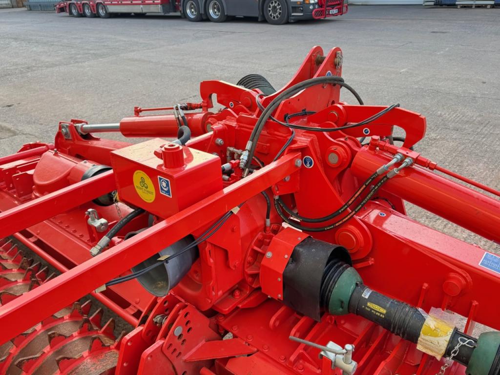 Kuhn HR 5004R power harrow