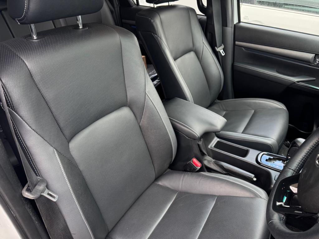 Toyota Hi-Lux Invincible X 2.8 Diesel