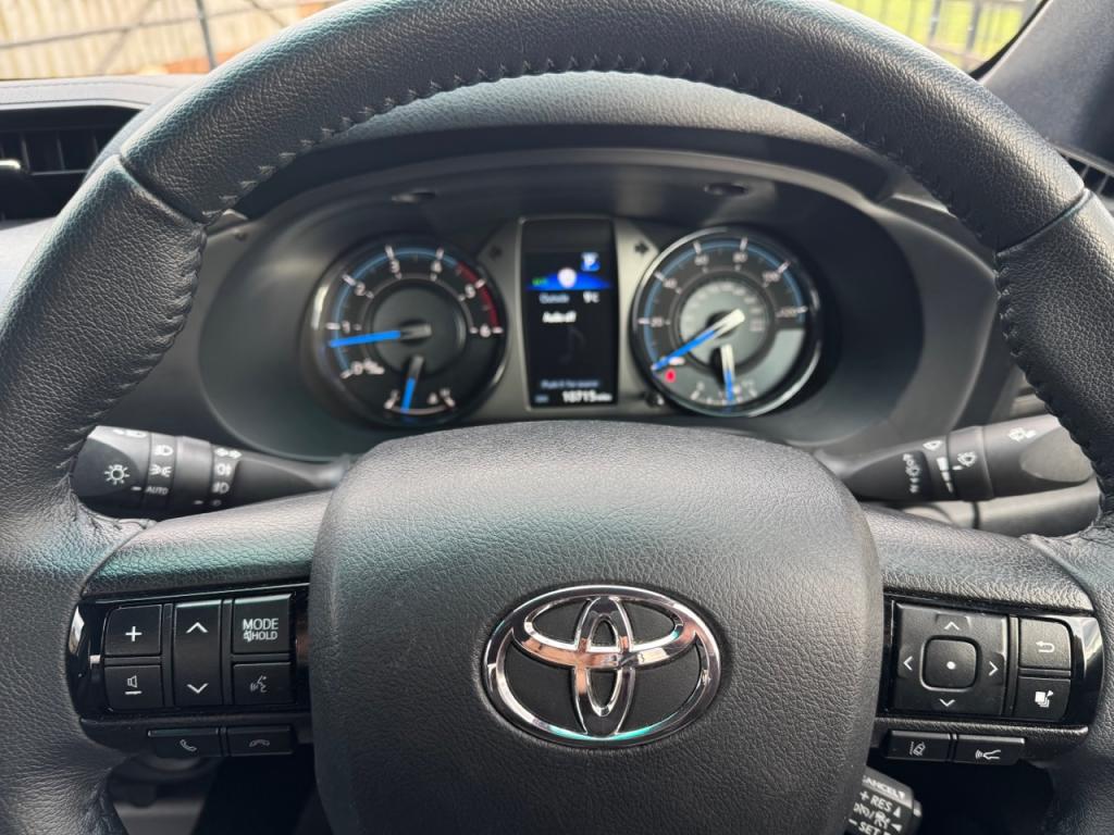 Toyota Hi-Lux Invincible X 2.8 Diesel