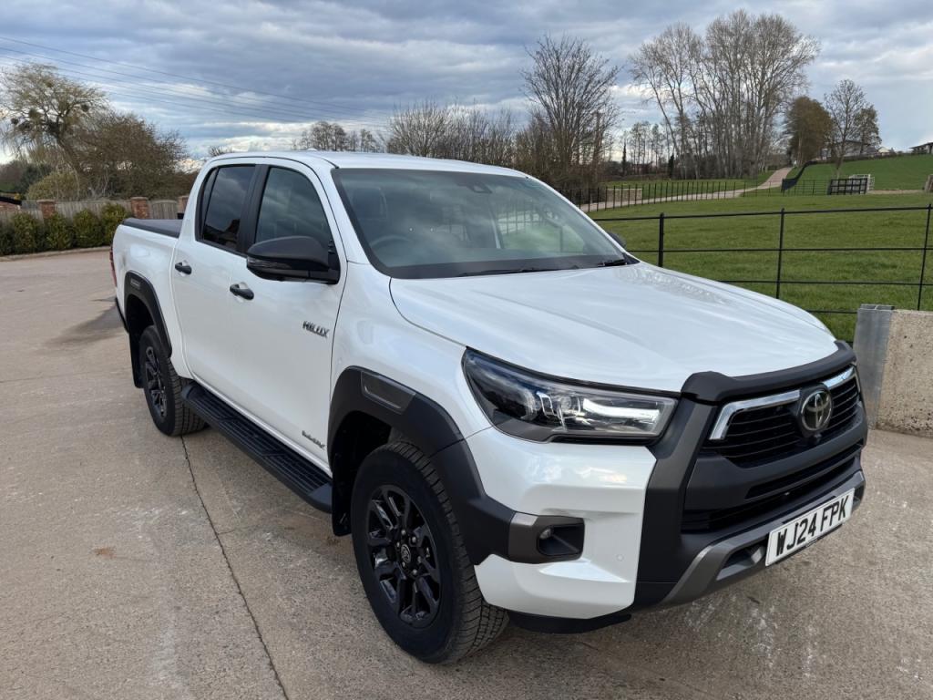 Toyota Hi-Lux Invincible X 2.8 Diesel