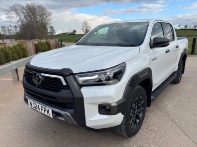 Toyota Hi-Lux Invincible X 2.8 Diesel