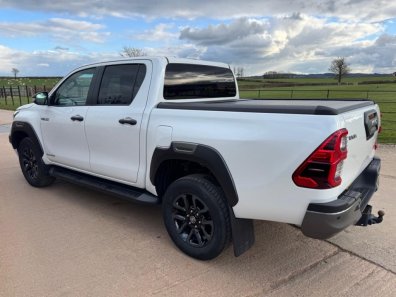 Toyota Hi-Lux Invincible X 2.8 Diesel