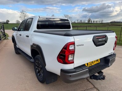 Toyota Hi-Lux Invincible X 2.8 Diesel