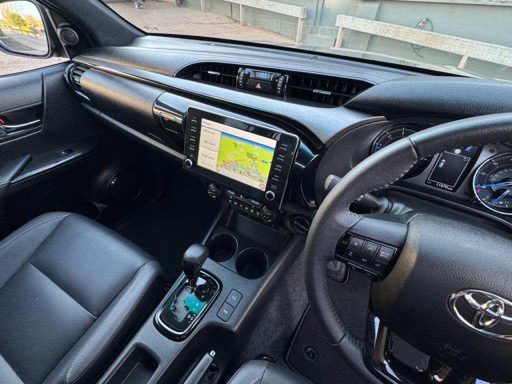 Toyota Hi-Lux Invincible X 2.8 Diesel