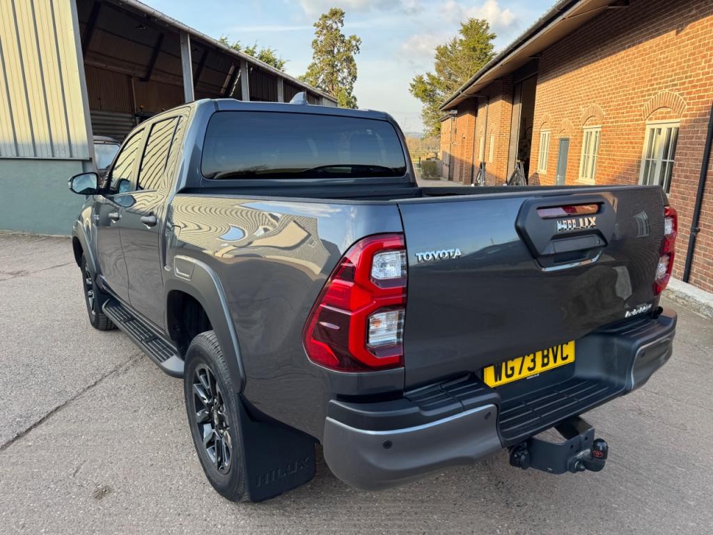 Toyota Hi-Lux Invincible X 2.8 Diesel