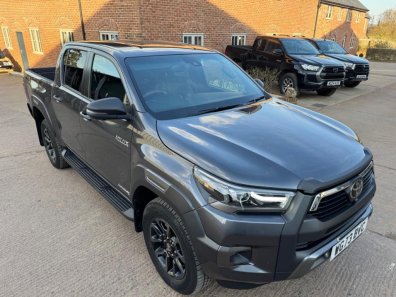 Toyota Hi-Lux Invincible X 2.8 Diesel