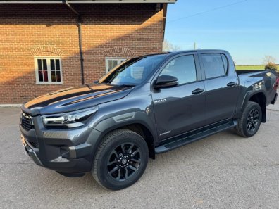 Toyota Hi-Lux Invincible X 2.8 Diesel