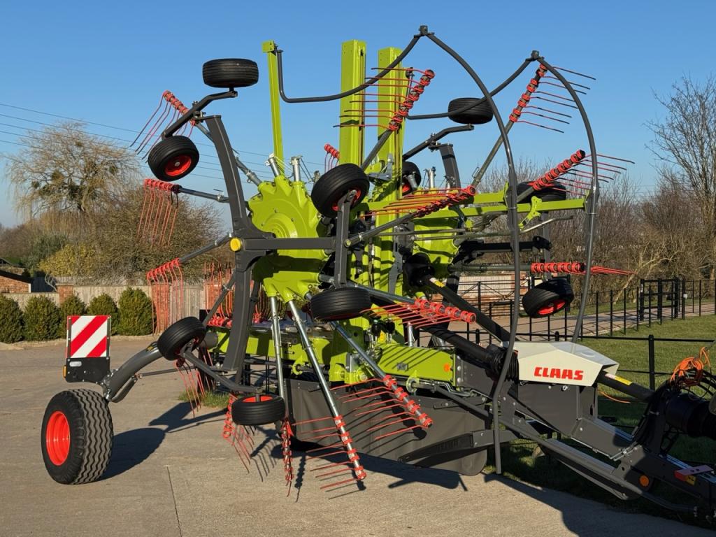 Claas Liner 2900 Trend twin rotor rake