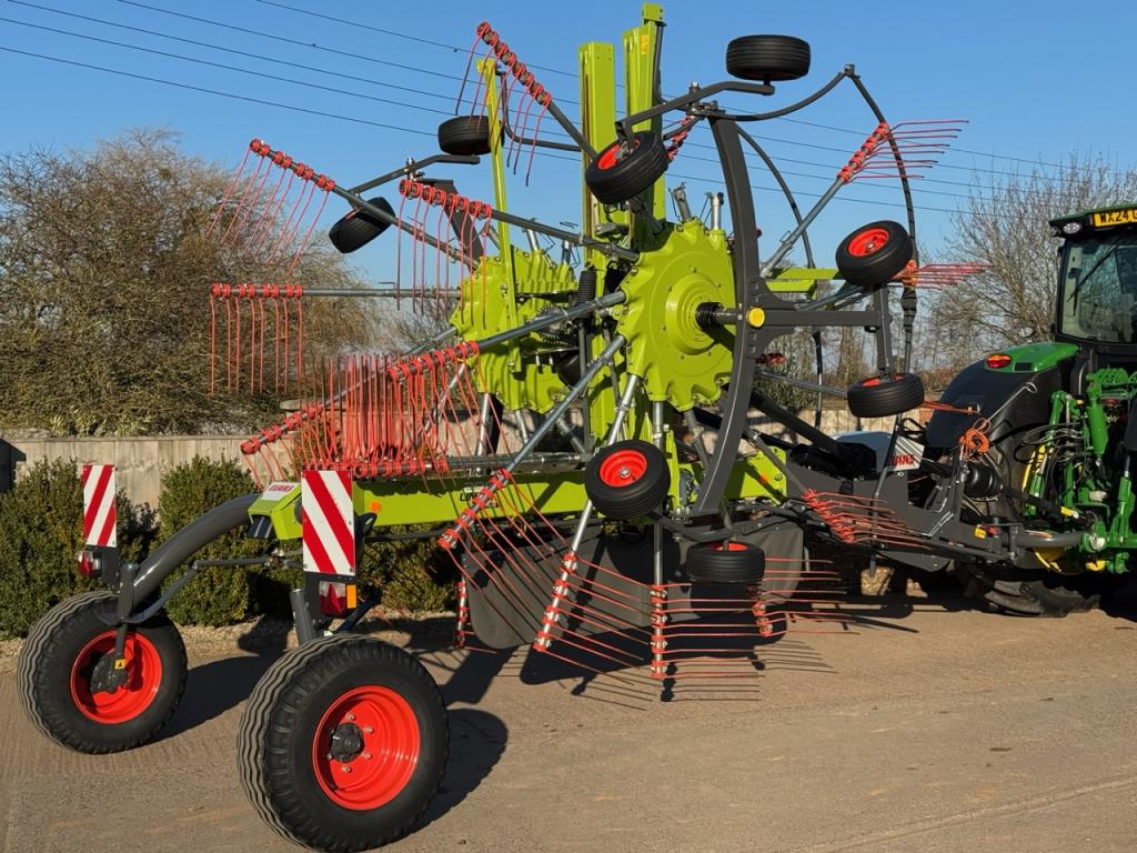 Claas Liner 2900 Trend twin rotor rake