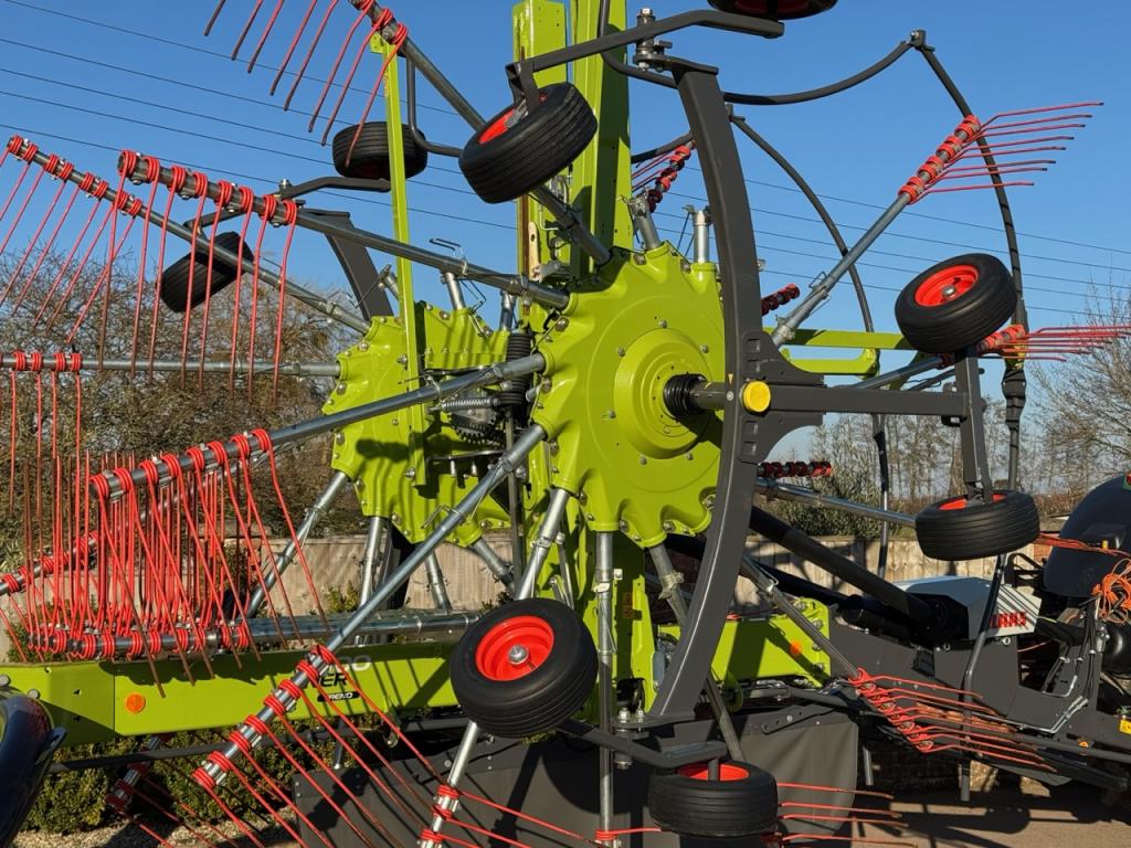 Claas Liner 2900 Trend twin rotor rake