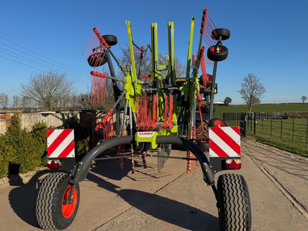 Claas Liner 2900 Trend twin rotor rake