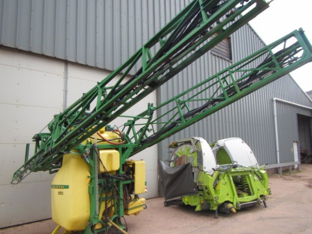 John Deere 512 sprayer