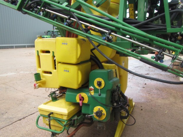 John Deere 512 sprayer
