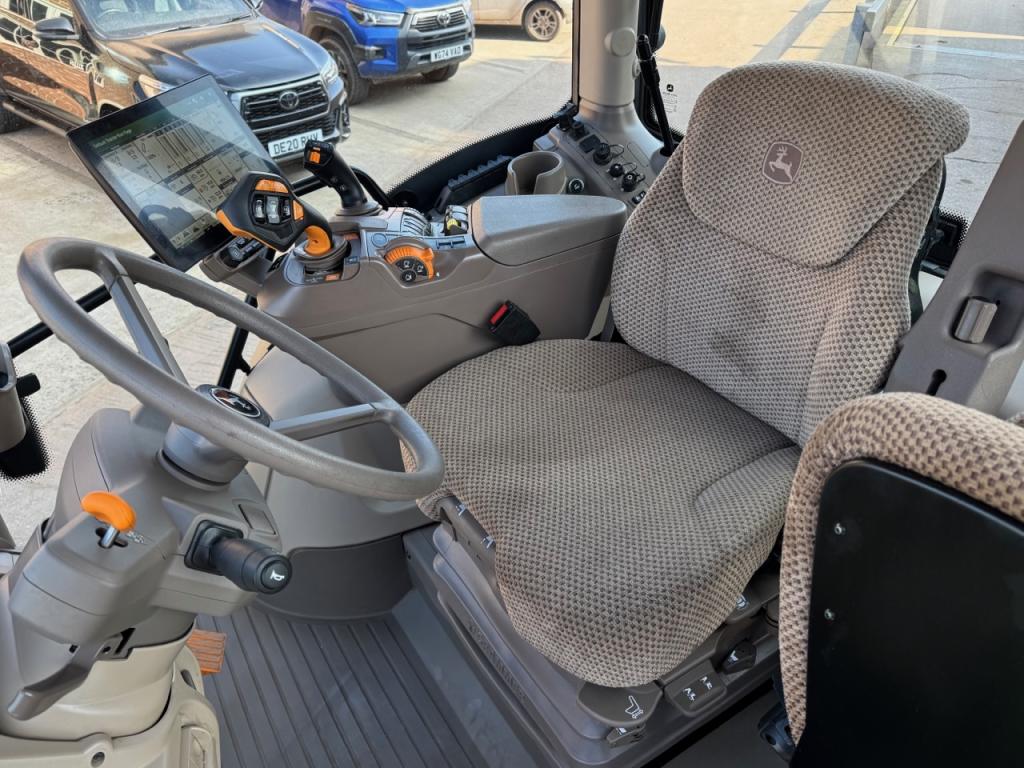 John Deere 6R 150
