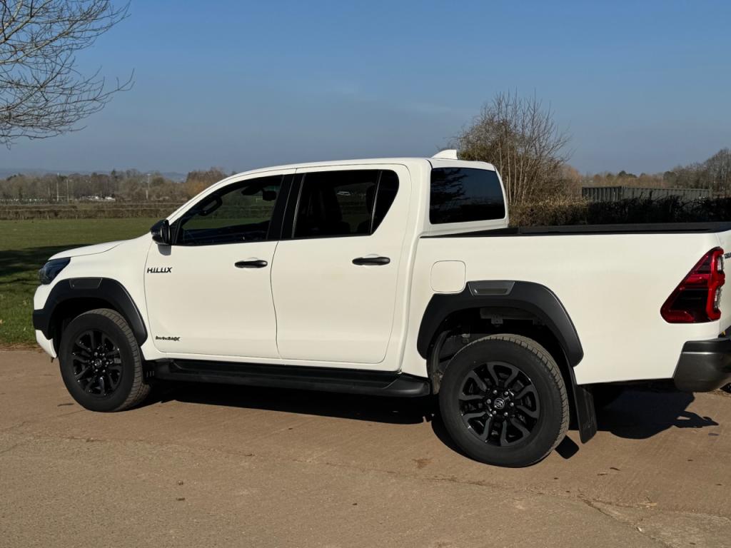 Toyota Hi-Lux Invincible X 2.8 Diesel