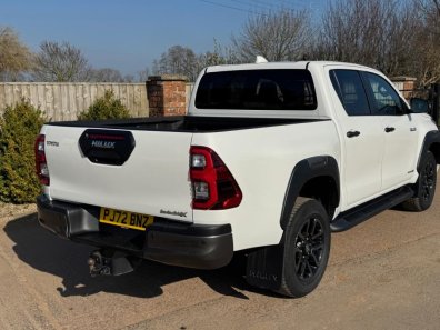 Toyota Hi-Lux Invincible X 2.8 Diesel