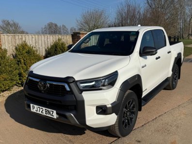 Toyota Hi-Lux Invincible X 2.8 Diesel