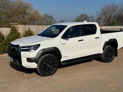 Toyota Hi-Lux Invincible X 2.8 Diesel