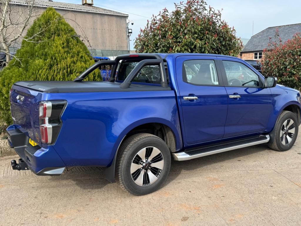 Isuzu D-Max double cab pickup 1.9 Diesel DL40