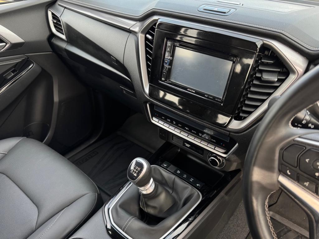 Isuzu D-Max double cab pickup 1.9 Diesel DL40
