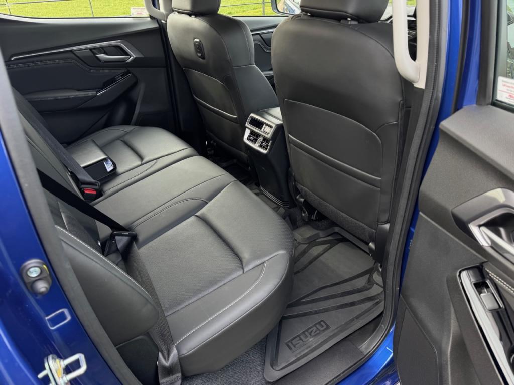 Isuzu D-Max double cab pickup 1.9 Diesel DL40