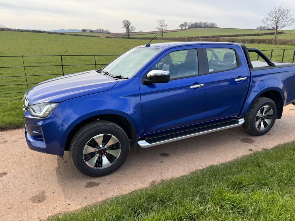 Isuzu D-Max double cab pickup 1.9 Diesel DL40