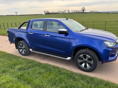 Isuzu D-Max double cab pickup 1.9 Diesel DL40