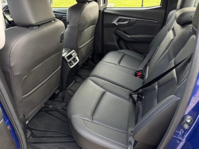 Isuzu D-Max double cab pickup 1.9 Diesel DL40