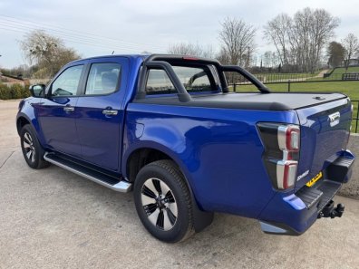 Isuzu D-Max double cab pickup 1.9 Diesel DL40