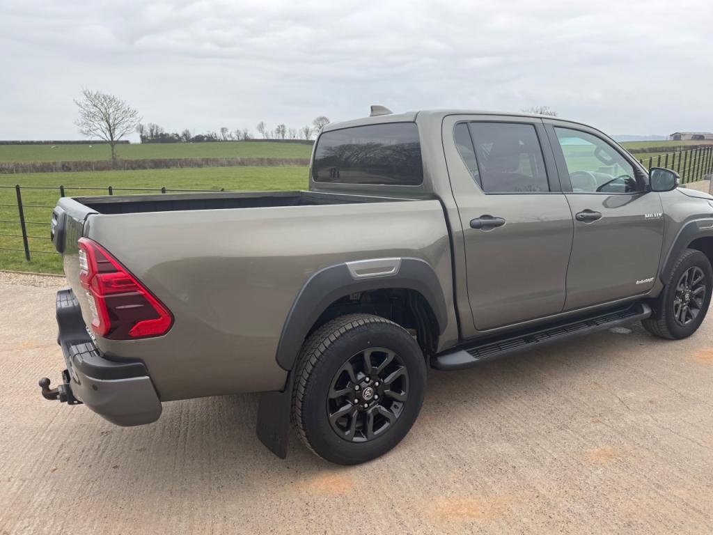 Toyota Hi-Lux Invincible X 2.8 Diesel