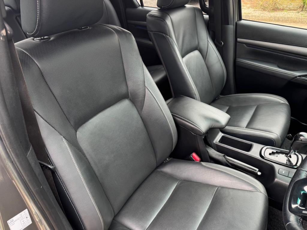 Toyota Hi-Lux Invincible X 2.8 Diesel