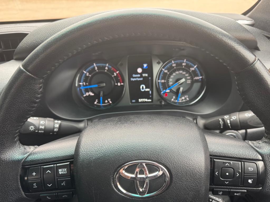 Toyota Hi-Lux Invincible X 2.8 Diesel