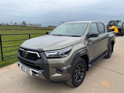 Toyota Hi-Lux Invincible X 2.8 Diesel