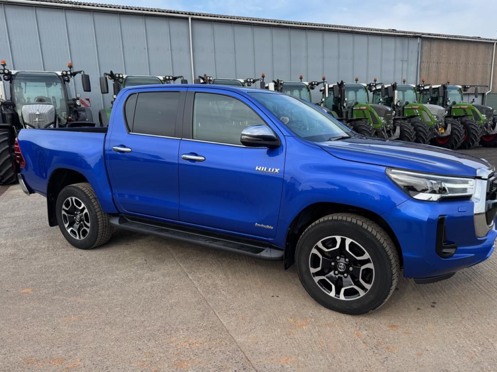 Toyota Invincible 2.4 diesel