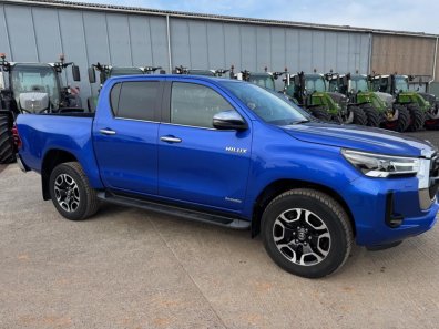 Toyota Invincible 2.4 diesel