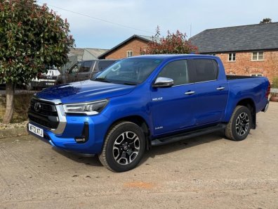Toyota Invincible 2.4 diesel