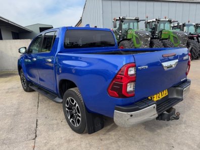 Toyota Invincible 2.4 diesel
