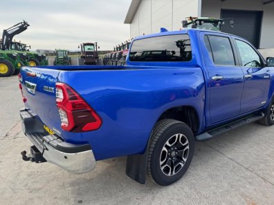 Toyota Invincible 2.4 diesel