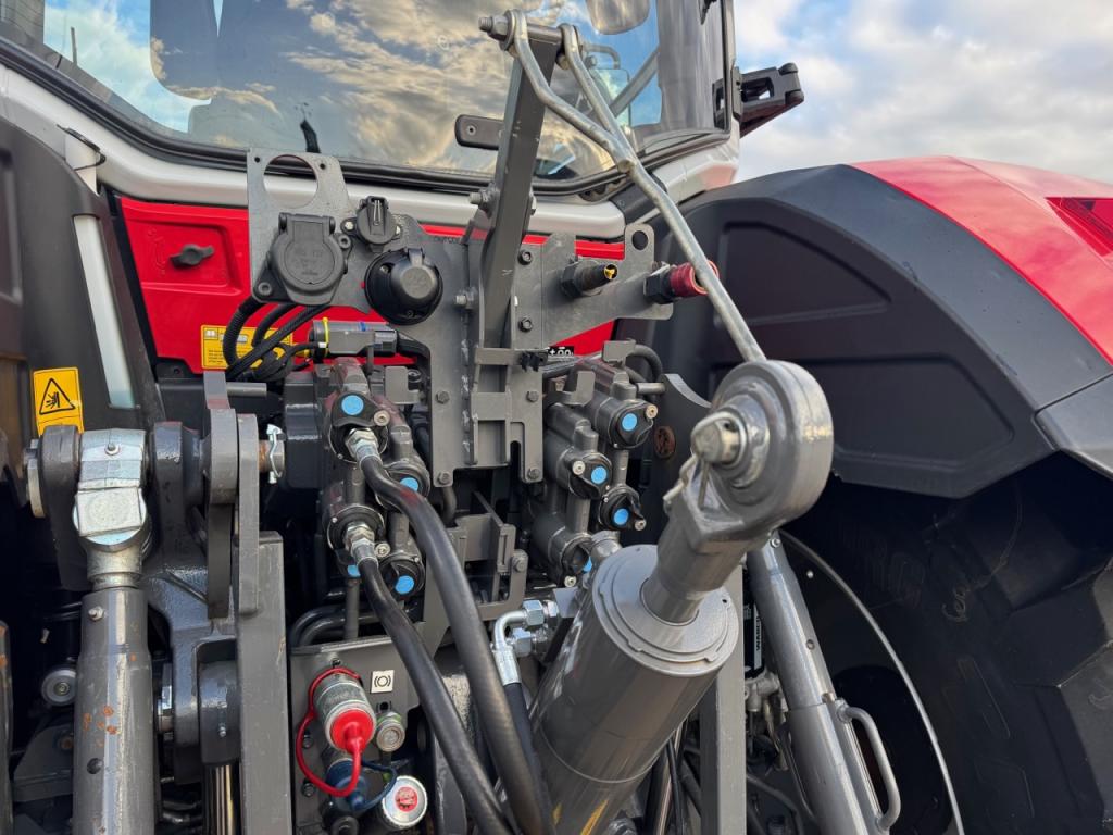 Massey Ferguson 8S.305 Exclusive