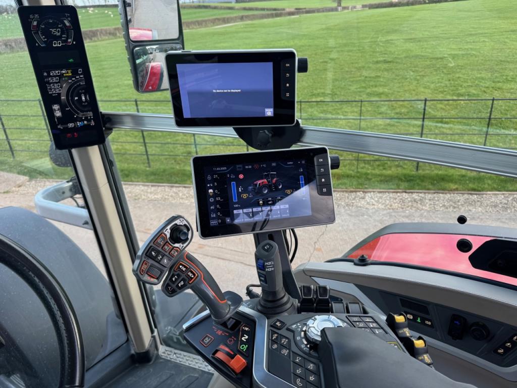 Massey Ferguson 8S.305 Exclusive