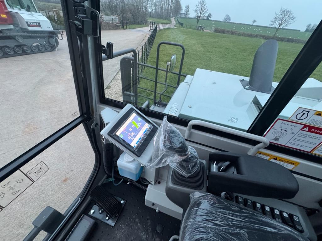 Takeuchi TCR50-2 6.5 Ton tracked dumper