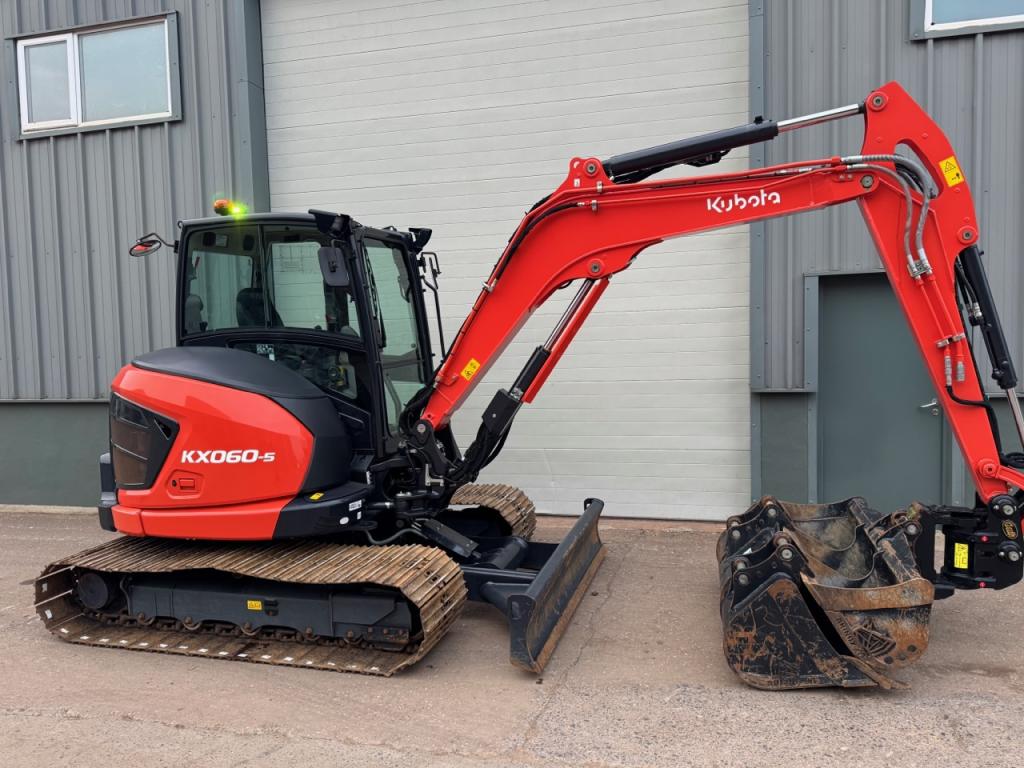 Kubota KX060-5 excavator