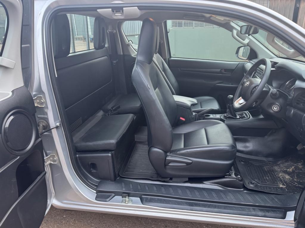Toyota Hi-Lux Extra cab 2.4 Diesel