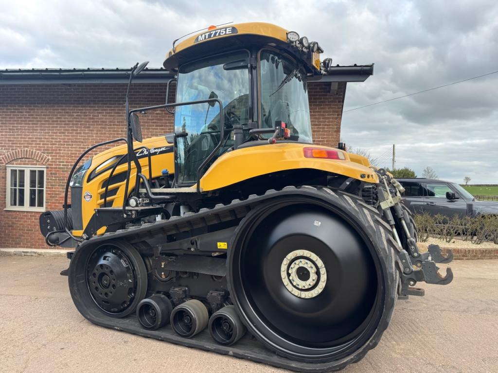 Challenger MT 775E