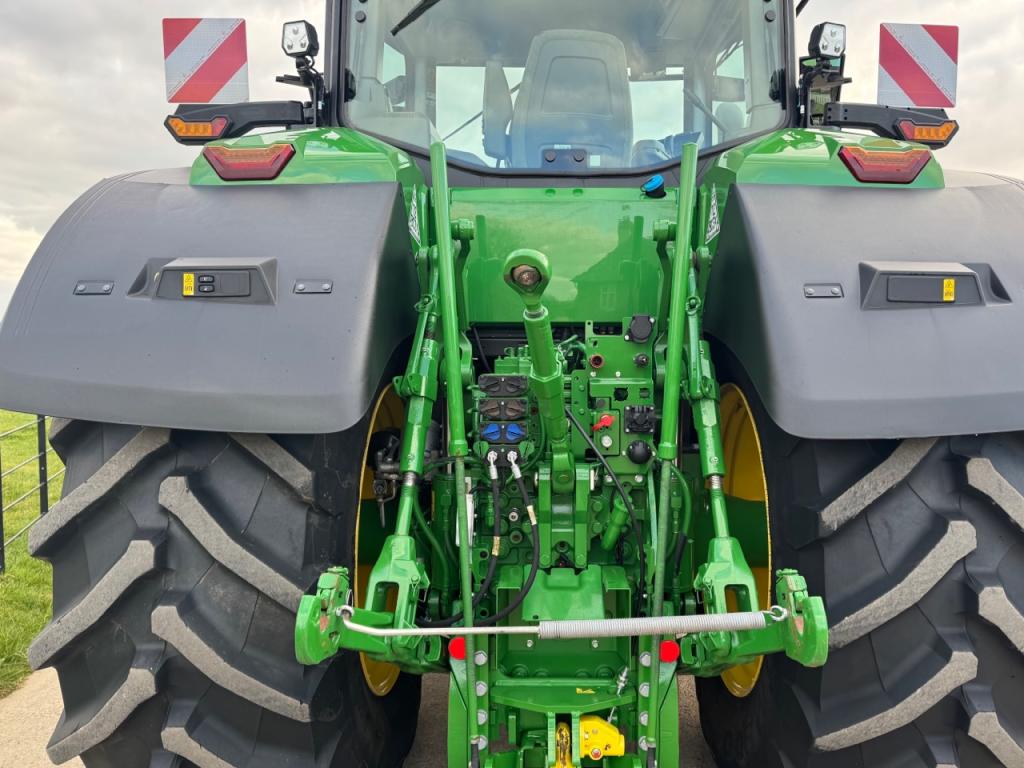 John Deere 7R 310