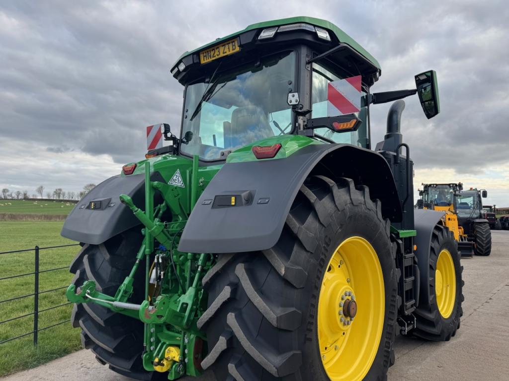 John Deere 7R 310