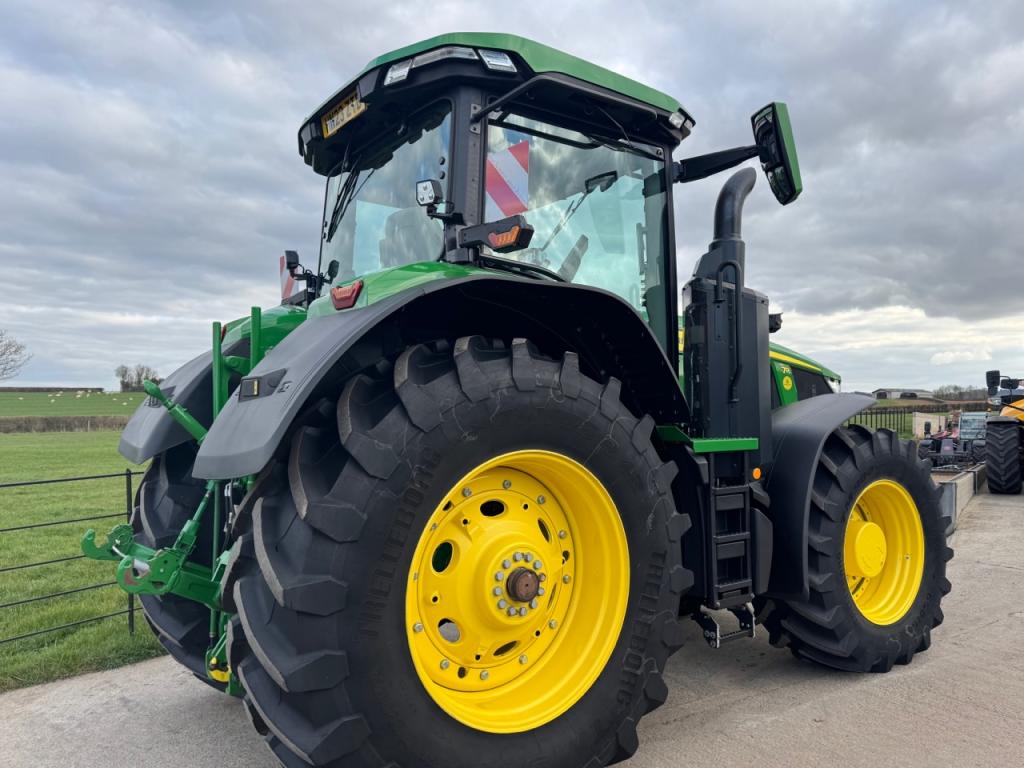 John Deere 7R 310
