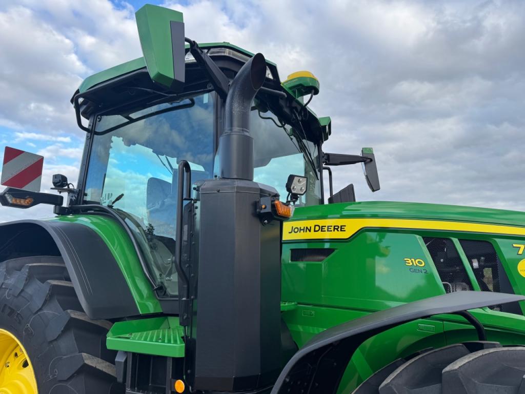 John Deere 7R 310