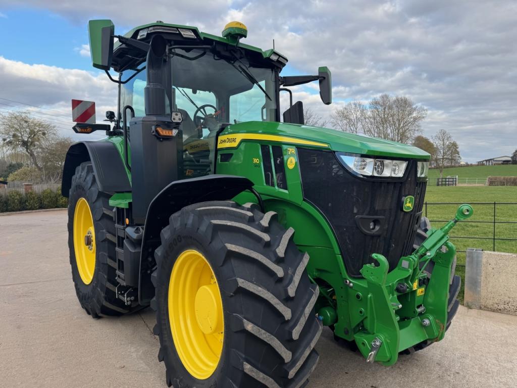 John Deere 7R 310