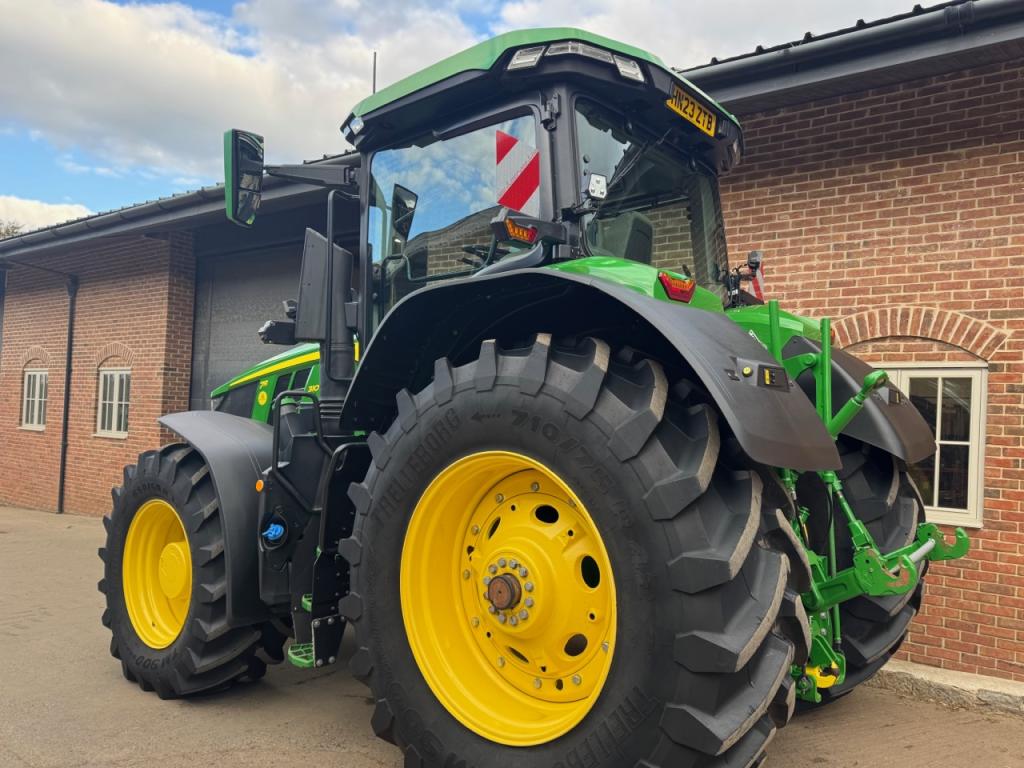 John Deere 7R 310